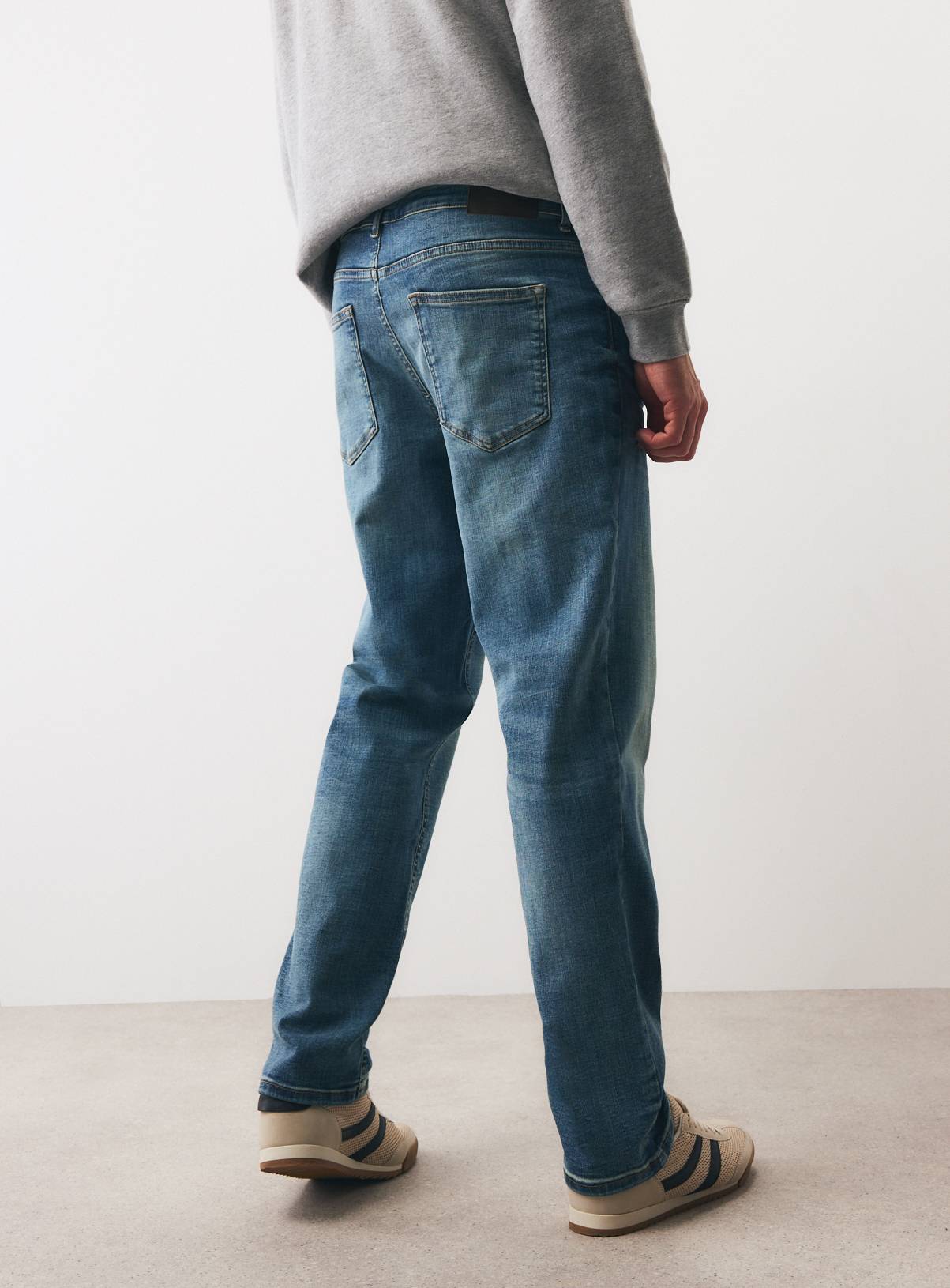 Blue Vintage Wash Slim Fit Jeans 34L - Image 4